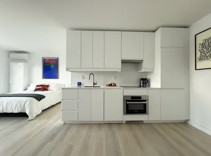 $575,000 | 25-40 Shore Boulevard, Unit 3P | Astoria