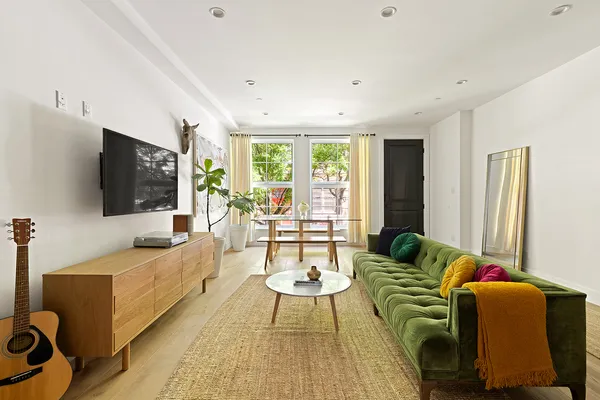 $1,095,000 | 40 Huntington Street, Unit 2C | Red Hook