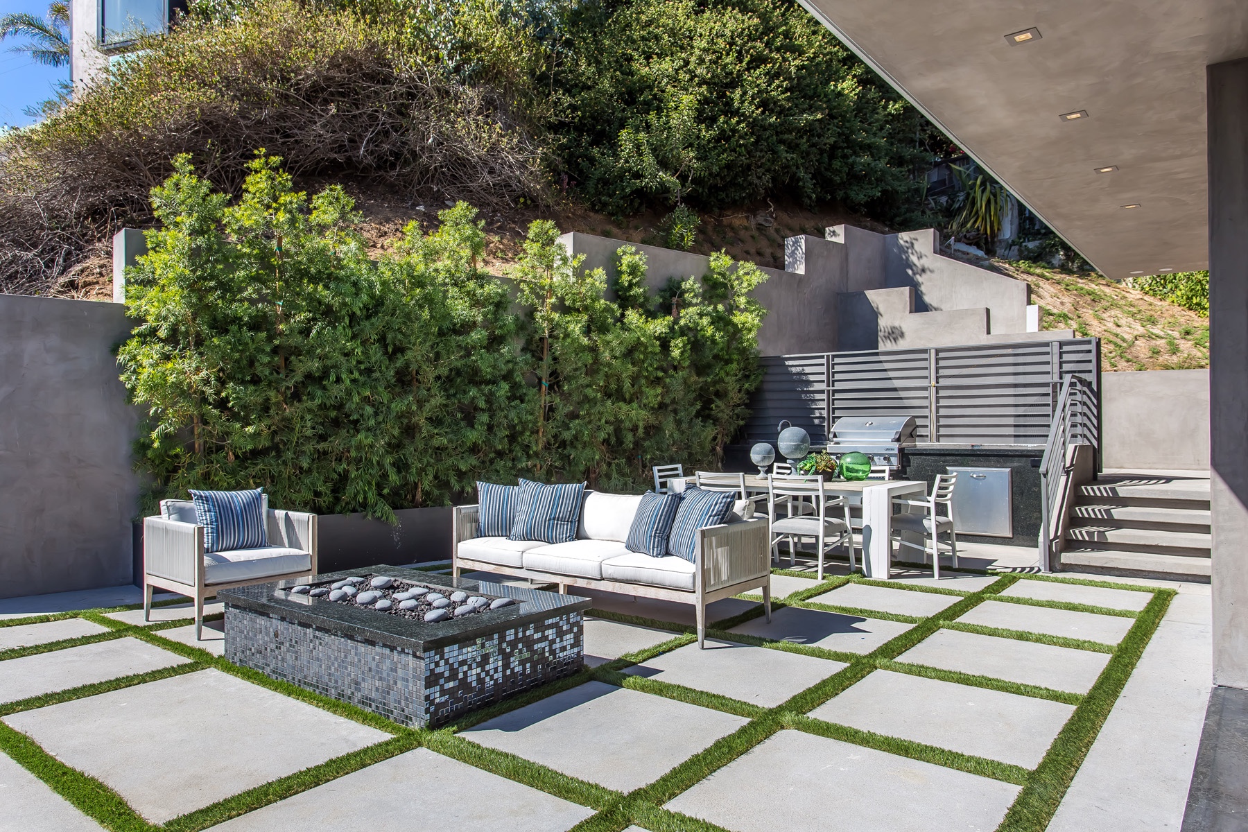1413 Queens Road West Hollywood, CA 90069 - Photo 12 of 30