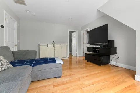 Contact Agent | 5 Jamaica Lane, Haverhill, MA 01830