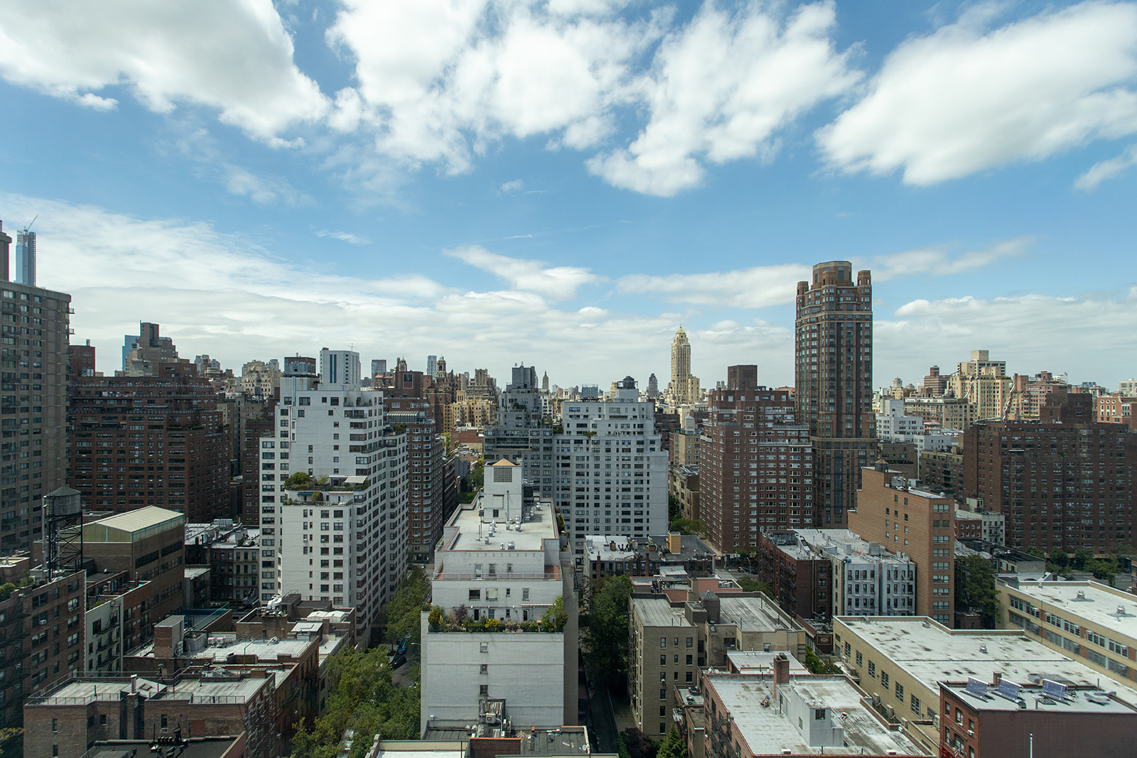 255 East 74th Street, Unit 21B Manhattan, NY 10021 - Photo 29 of 40 a view of a city with tall buildings