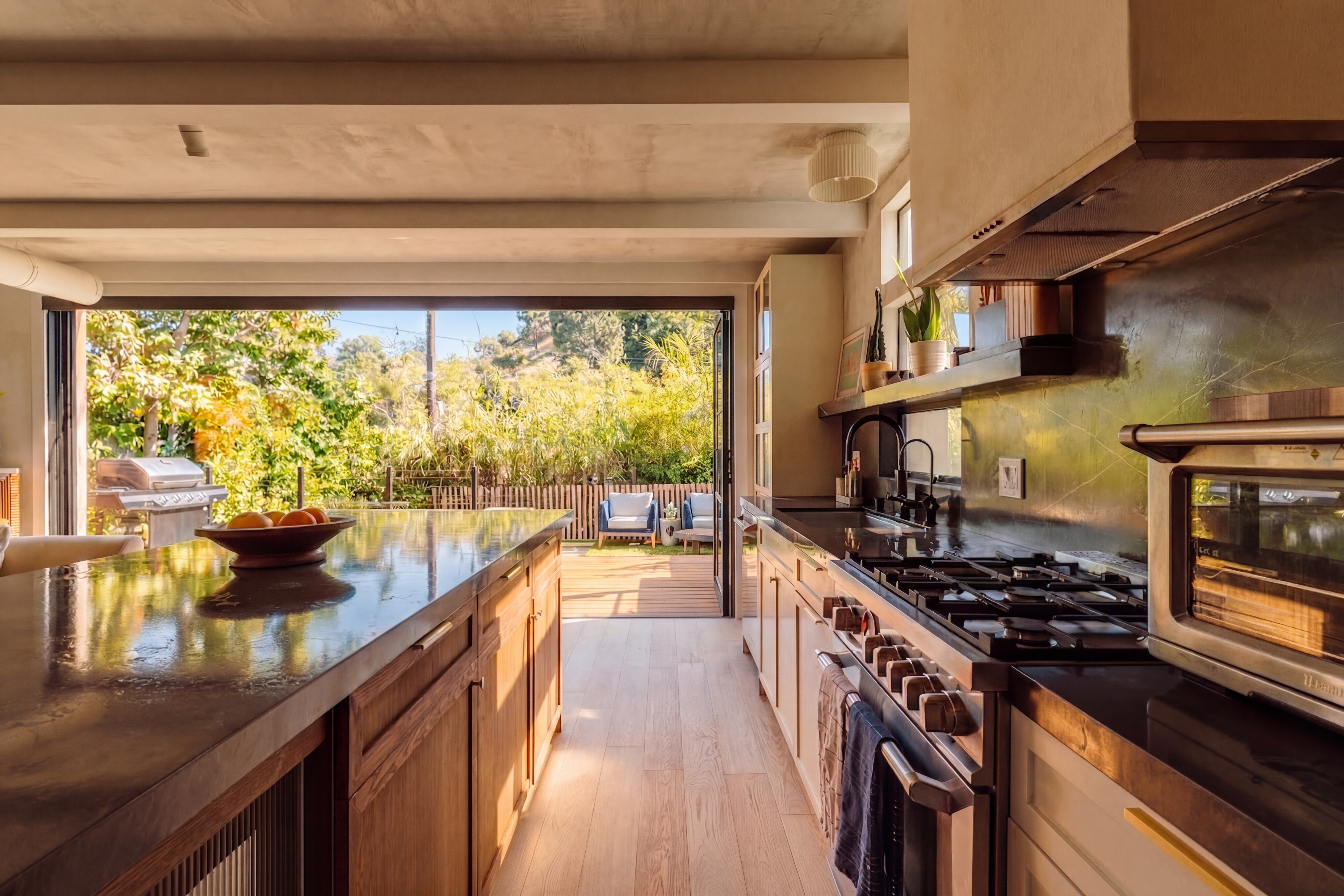 8550 Ridpath Drive Los Angeles, CA 90046 - Photo 5 of 16