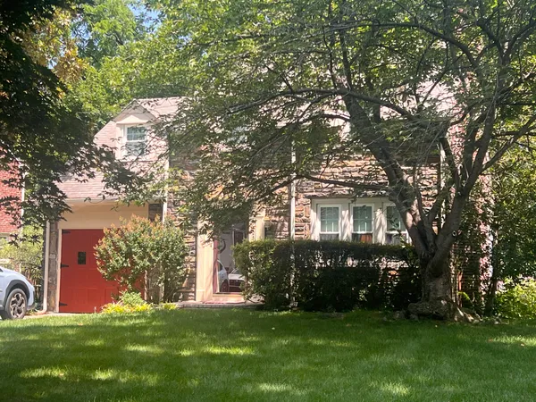 $925,000 | 525 West Beechtree Lane, Wayne, PA 19087