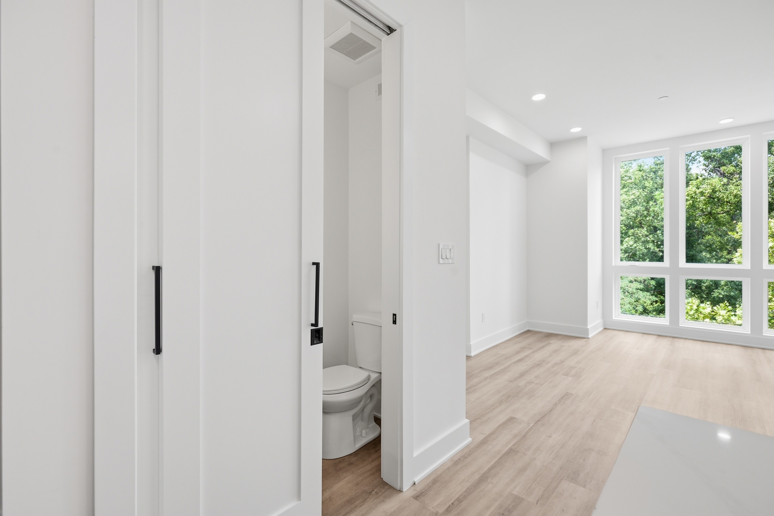 2105 M Street Northeast, Unit PH2 Washington, DC 20002 - Photo 19 of 32 Gallery Image 19