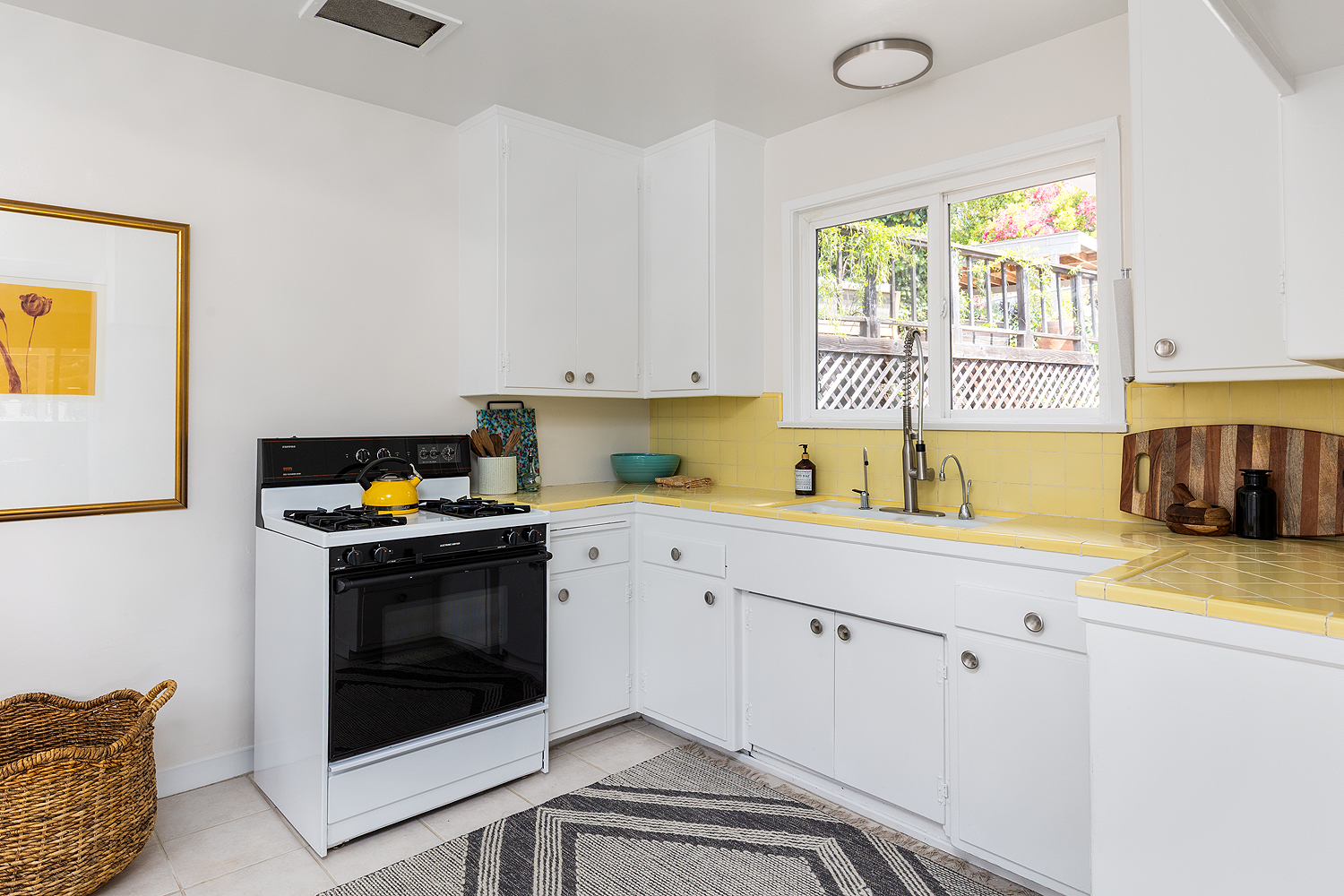 3663 Roderick Road Los Angeles, CA 90065 - Photo 13 of 29