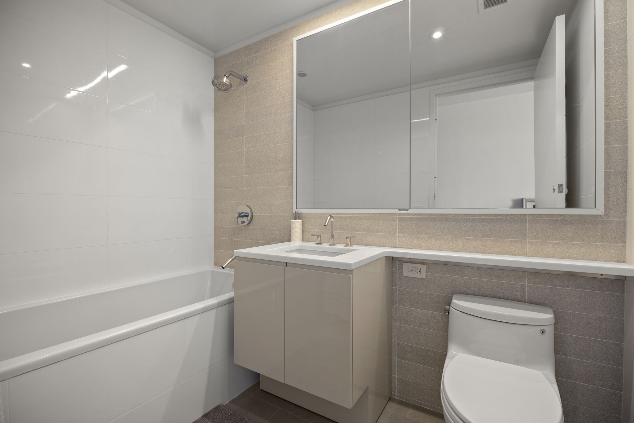 50 Riverside Boulevard, Unit 9L Manhattan, NY 10069 - Photo 15 of 16