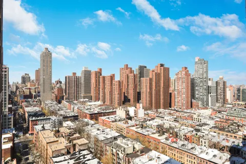 $2,195,000 | 360 East 88th Street, Unit 22C | Upper East Side