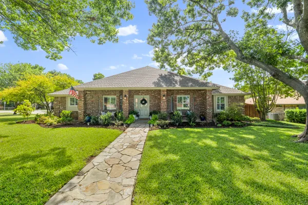 $475,000 | Address Upon Request, Dalworthington Gardens, TX 76016