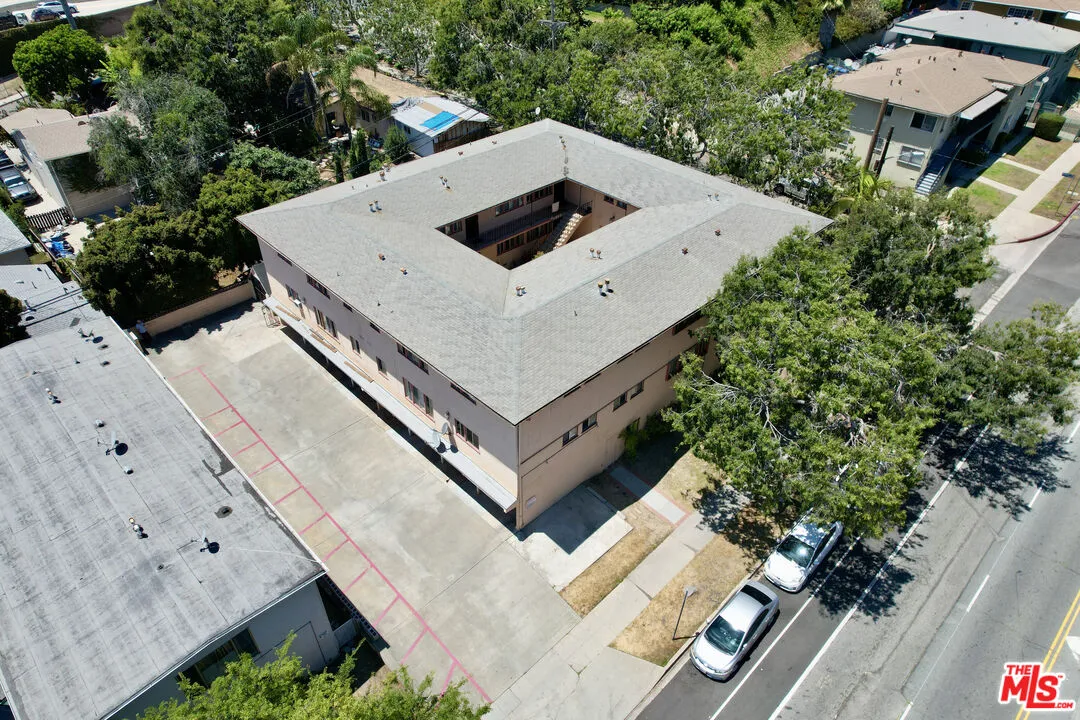 11150 Regent Street Los Angeles, CA 90034 - Photo 7 of 16 a view of a terrace