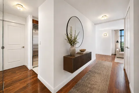 $1,150,000 | 112-01 Queens Boulevard, Unit 21B | Forest Hills
