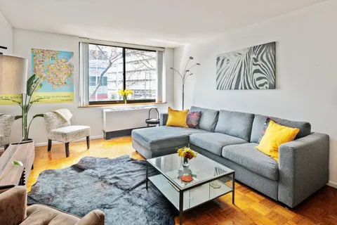 $1,450,000 | 275 Greenwich Street, Unit 2A | TriBeCa