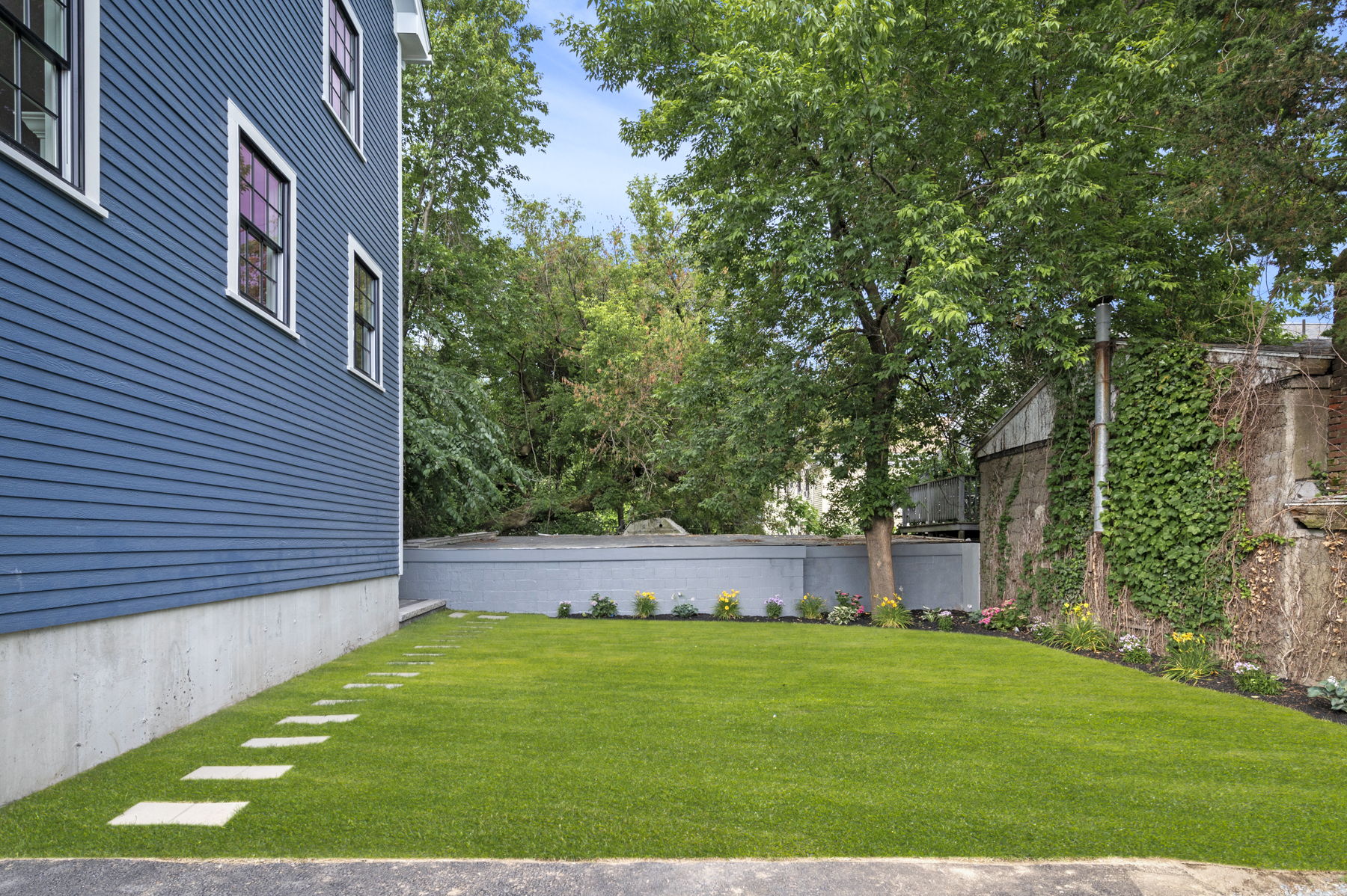 10 Osborne Street, Unit 2 Salem, MA 01970 - Photo 18 of 18