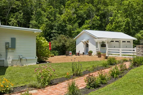 $1,579,000 | 8188 Shoals Branch Road, Primm Springs, TN 38476