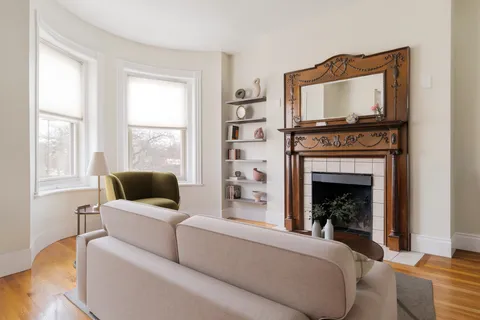$1,138,000 | 152 Harvard Street, Unit 4, Brookline, MA 02446