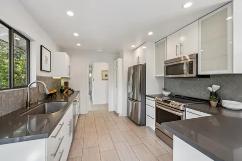 Contact Agent | 17140 Keaton Avenue, Sonoma, CA 95476