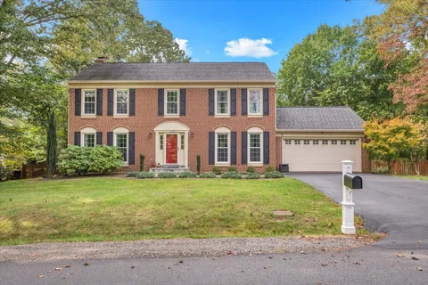 $1,100,000 | 11556 Southington Lane, Herndon, VA 20170