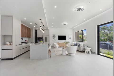 $2,100,000 | 843 - 857 Southwest 14th Court, Fort Lauderdale, FL 33315