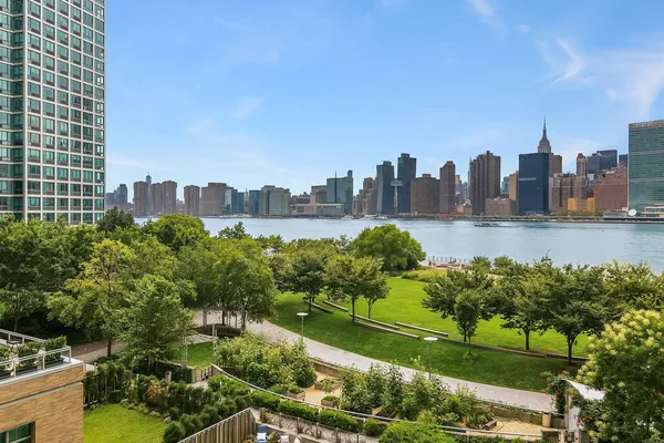 $1,198,000 | 46-30 Center Boulevard, Unit 406 | Long Island City