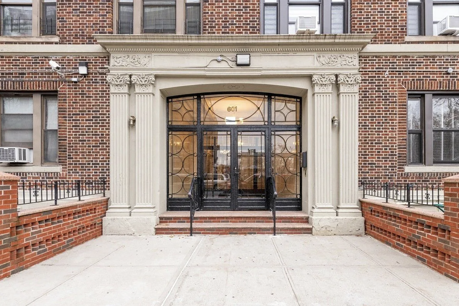 601 Crown Street, Unit C3 Brooklyn, NY 11213 - Photo 8 of 9 a view of an entrance door of building