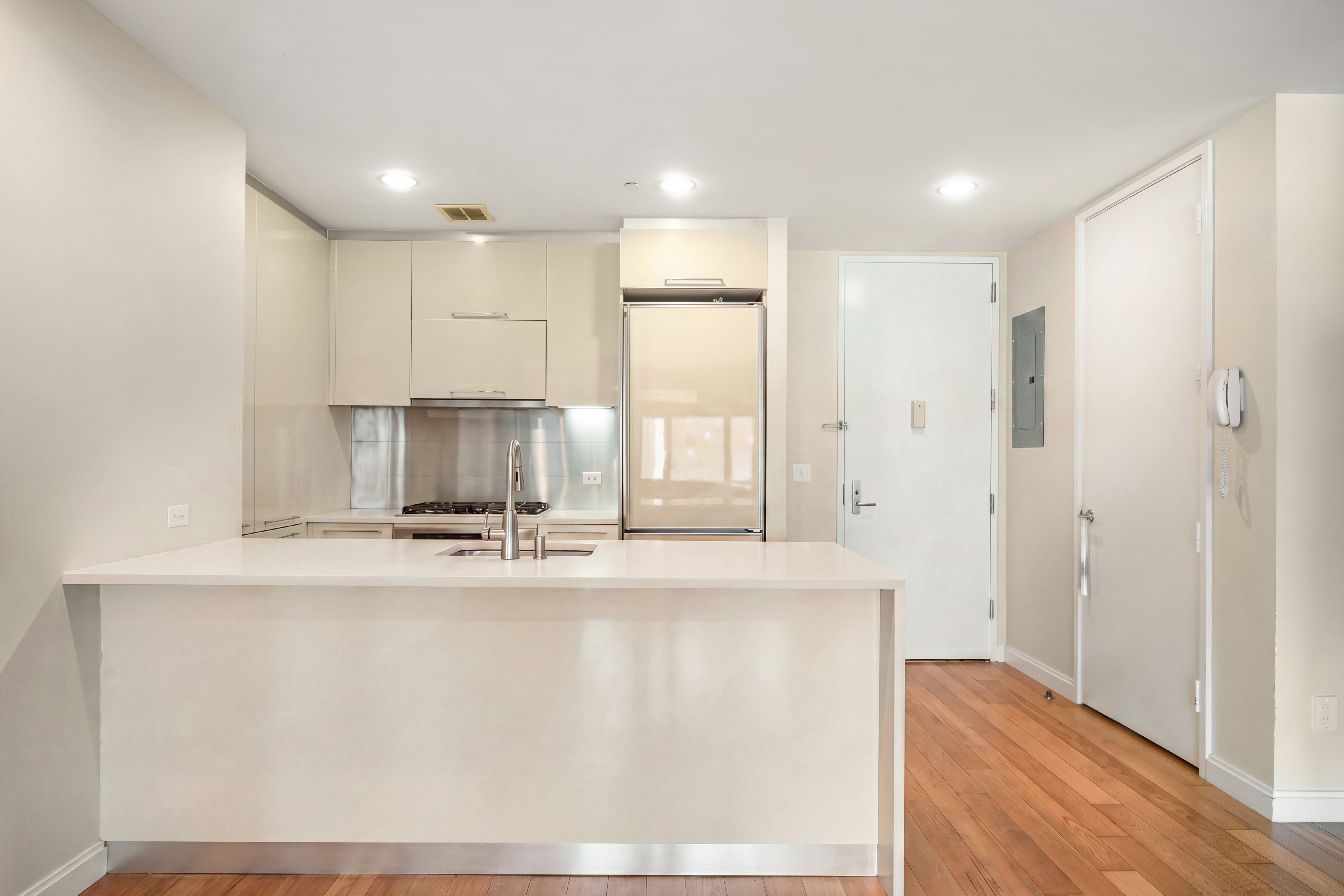 11-02 49th Avenue, Unit 4G Queens, NY 11101 - Photo 6 of 18