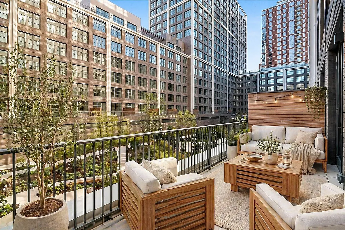 180 Front Street, Unit 2J Brooklyn, NY 11201 - Photo 2 of 23