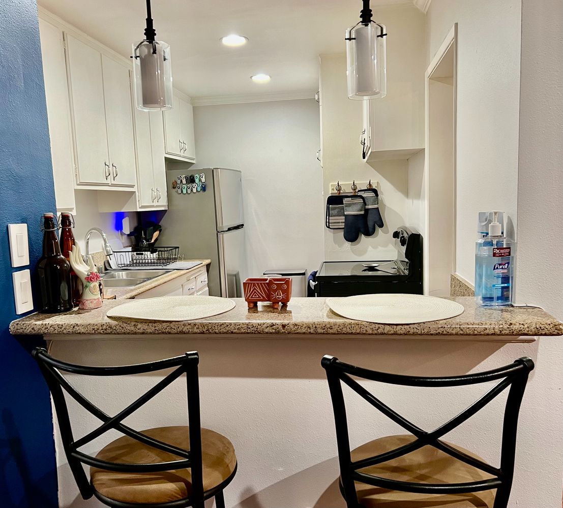 $459,000 | 5674 Windsor Way, Unit 202, Culver City, CA 90230