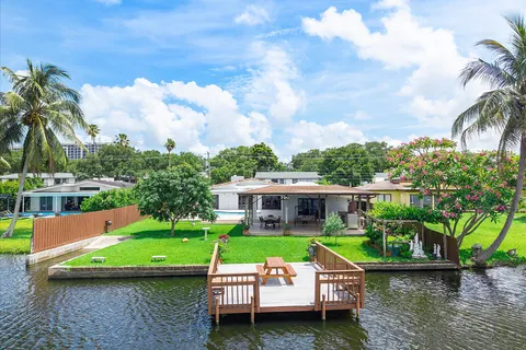 $2,295,000 | 2531 Northeast 195th Street, Miami, FL 33180