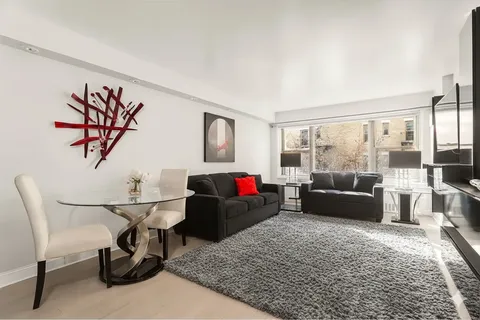 $599,000 | 435 East 65th Street, Unit 4E | Lenox Hill