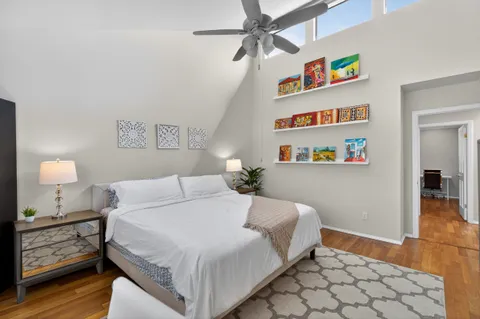 $1,975,000 | 928 11th Street, Unit 2, Santa Monica, CA 90403