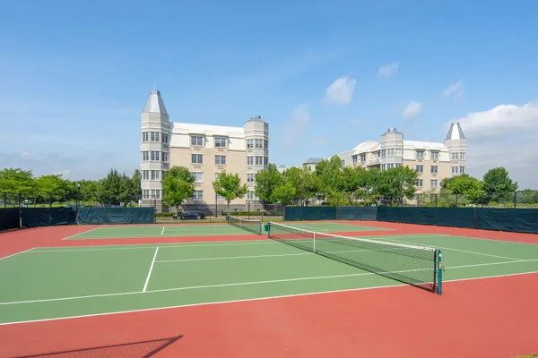$385,000 | 208 Shearwater Court West, Unit 32, Jersey City, NJ 07305