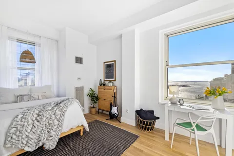 $900,000 | 88 Greenwich Street, Unit 3505 | Financial District