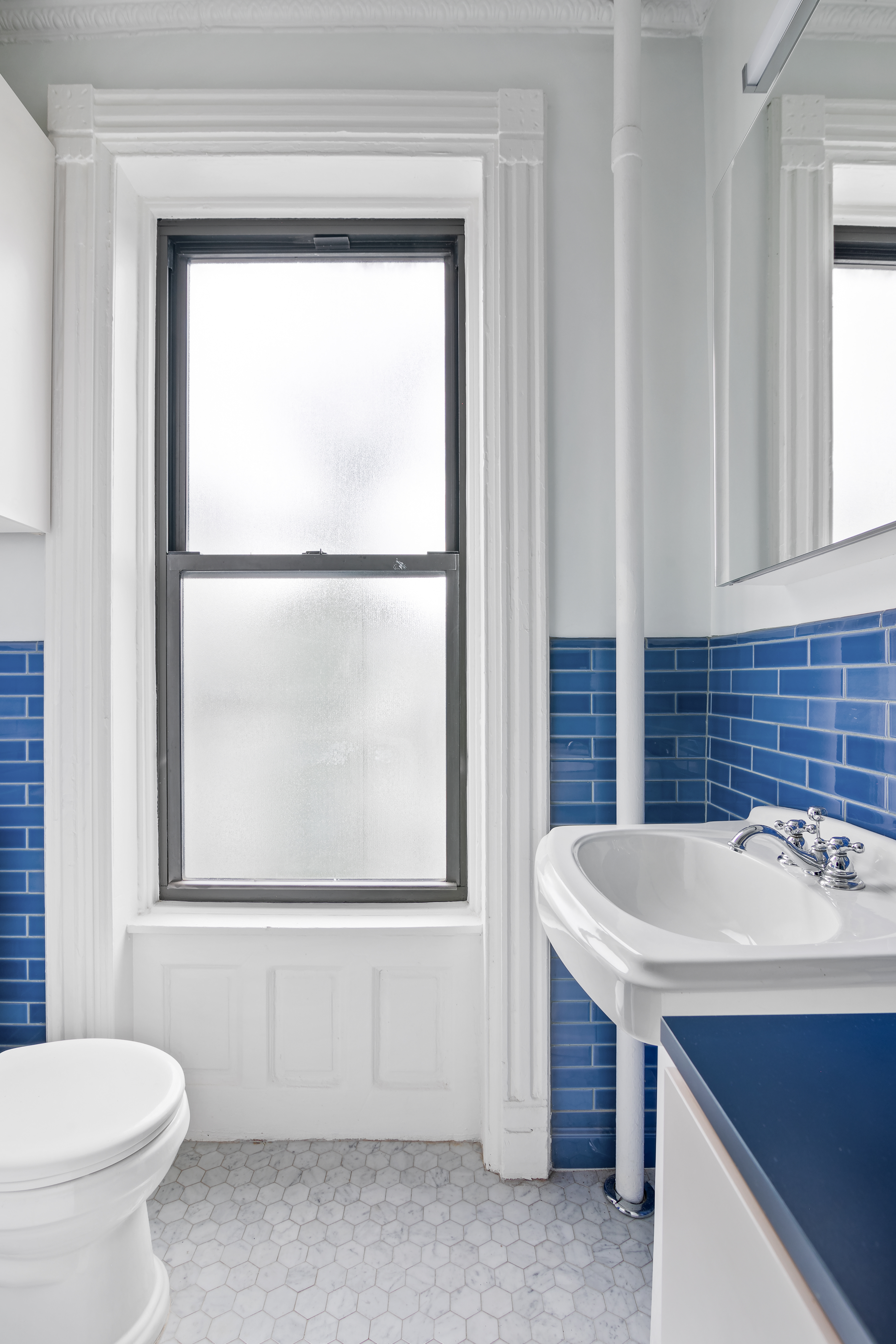 914 President Street, Unit TWNHSE Brooklyn, NY 11215 - Photo 19 of 29 a bathroom with a sink and a toilet