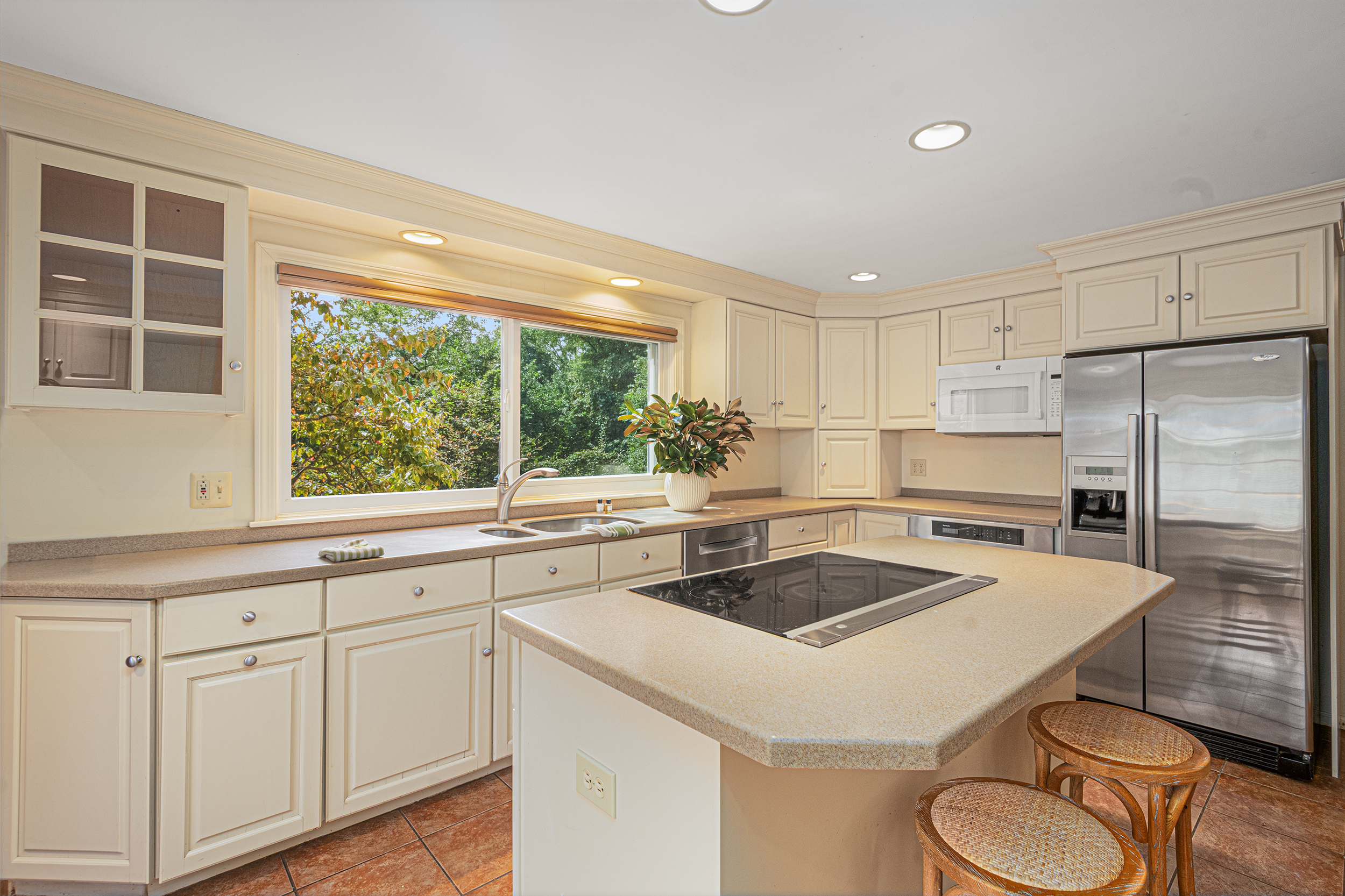 102 Edgewater Road Narragansett, RI 02882 - Photo 10 of 78 Gallery Image 10