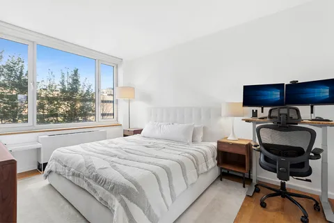 $849,999 | 635 West 42nd Street, Unit 4B | Hell's Kitchen