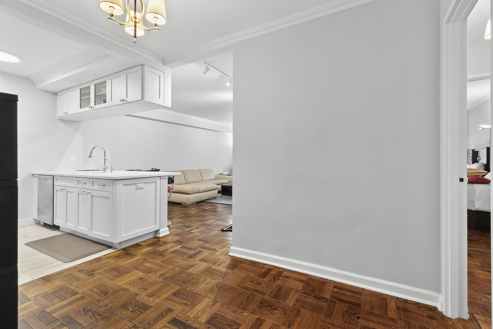 166 East 63rd Street, Unit 7E Manhattan, NY 10065 - Photo 3 of 9