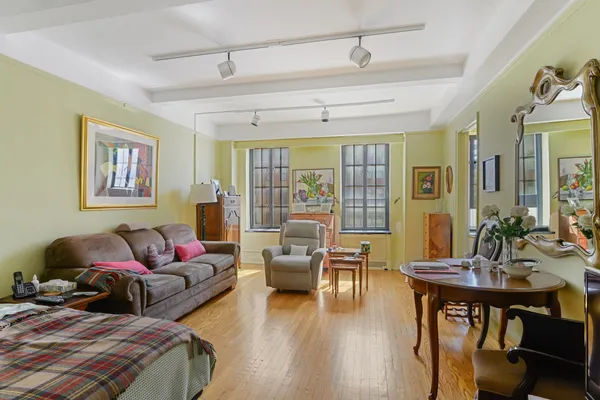 $483,000 | 201 West 16th Street, Unit 3C | Chelsea