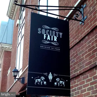 $1,100,000 | 2404 King Street, Alexandria, VA 22301