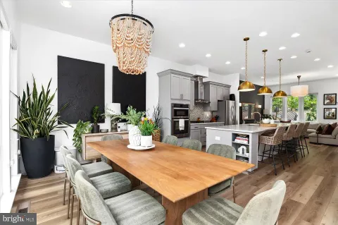 $965,000 | 128 Cambria Walk, Alexandria, VA 22304
