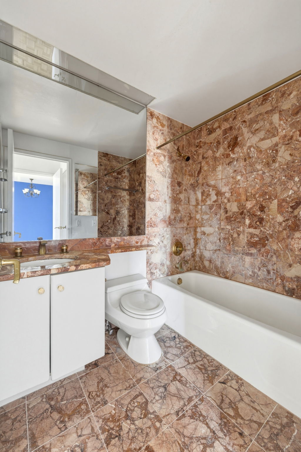 188 East 64th Street, Unit 2104 Manhattan, NY 10065 - Photo 5 of 12