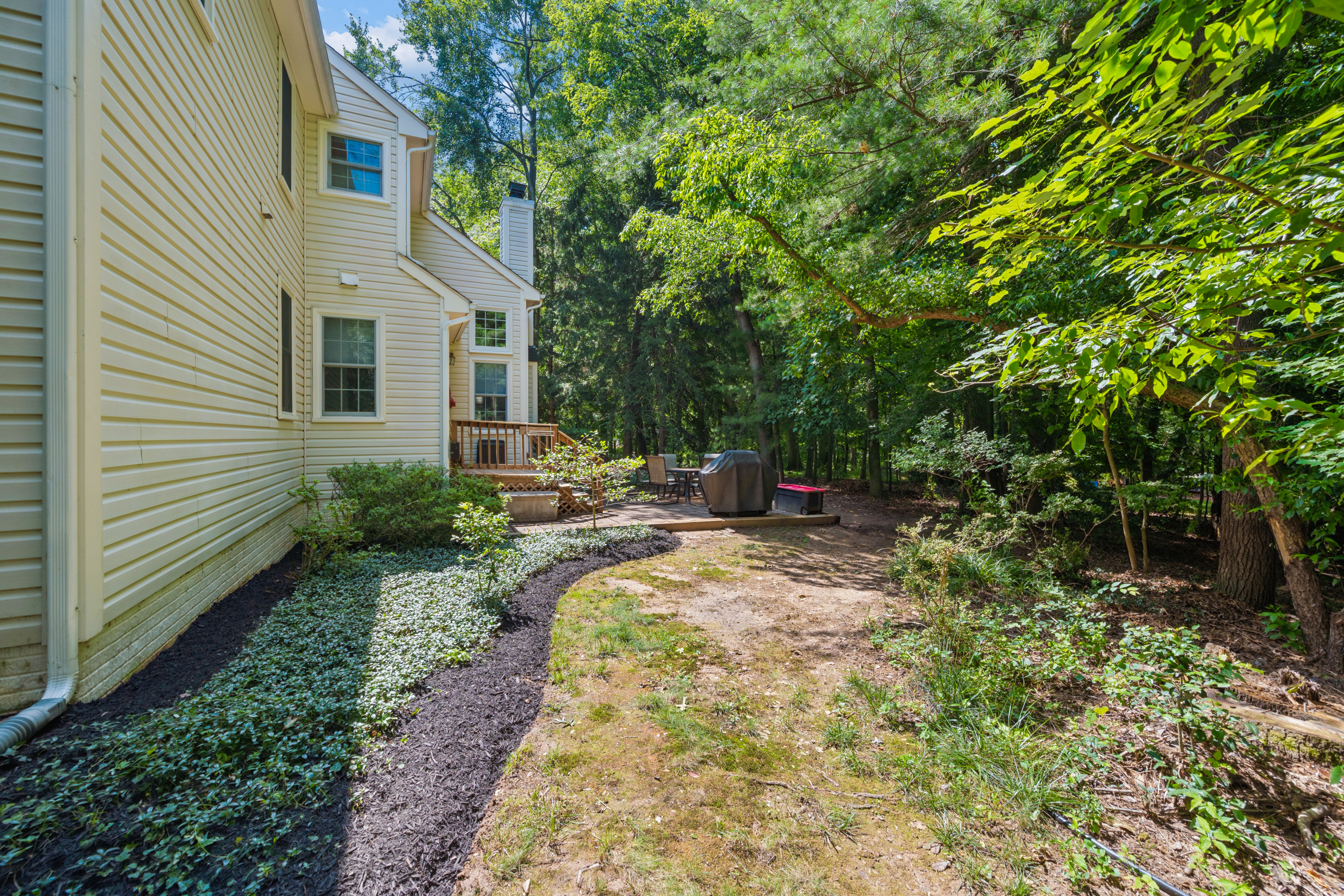 18710 Severn Road Gaithersburg, MD 20879 - Photo 92 of 96 a view of backyard of house with green space
