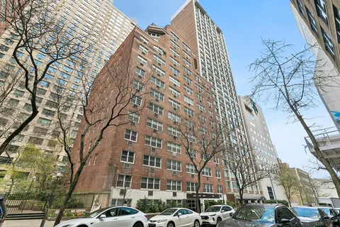 $329,000 | 321 East 45th Street, Unit 9F | Midtown East