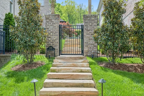 $2,100,000 | 1040 Falling Leaf Circle, Brentwood, TN 37027