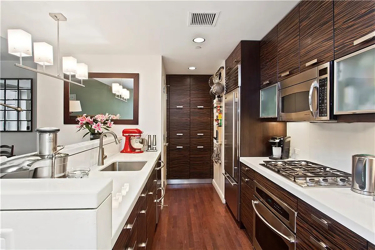 225 East 34th Street, Unit 4K Manhattan, NY 10016 - Photo 2 of 13