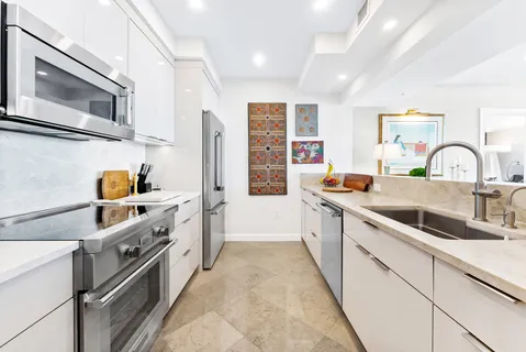 $1,250,000 | 715 Bayshore Drive, Unit 606, Fort Lauderdale, FL 33304