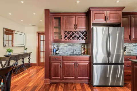 $1,400,000 | 802-10 Locust Street, Unit 201, Philadelphia, PA 19107