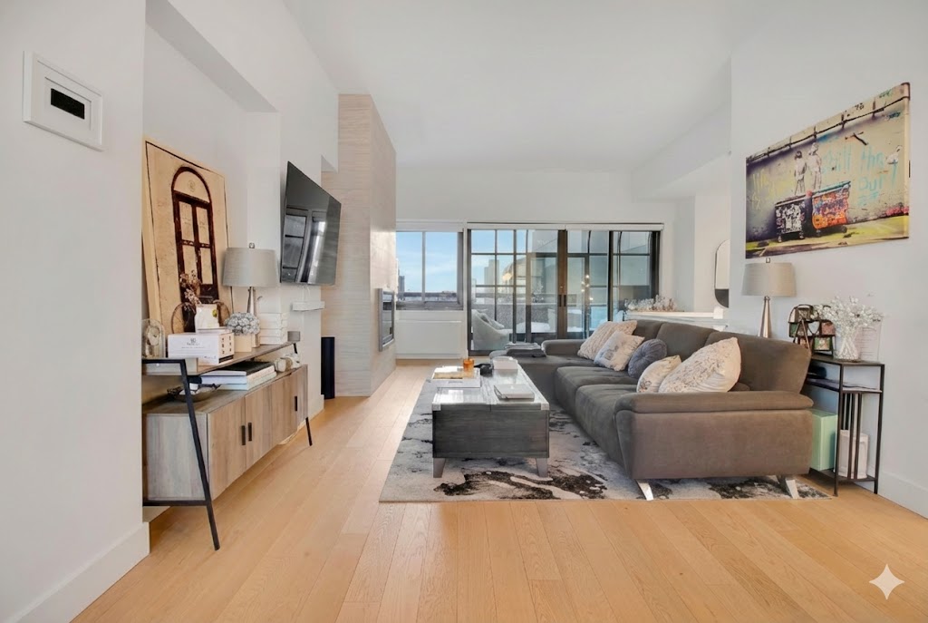 347 West 57th Street, Unit PHD Manhattan, NY 10019 - Photo 2 of 10