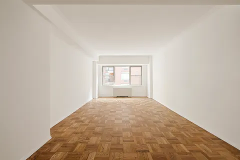 $675,000 | 55 East 87th Street, Unit 9M | Upper East Side