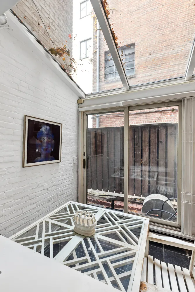 $750,000 | 50 East 83rd Street, Unit 1R | Upper East Side