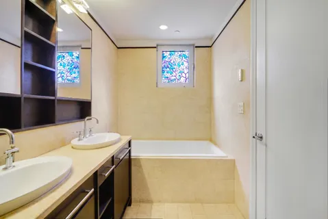 $1,400,000 | 44-27 Purves Street, Unit 8A | Long Island City