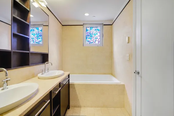 $1,400,000 | 44-27 Purves Street, Unit 8A | Long Island City